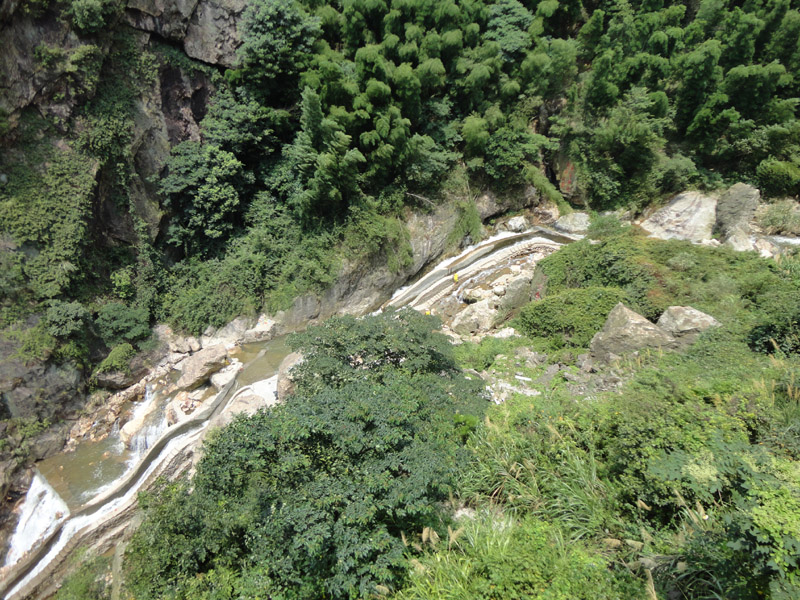 凤凰峡漂流35米最大落差点