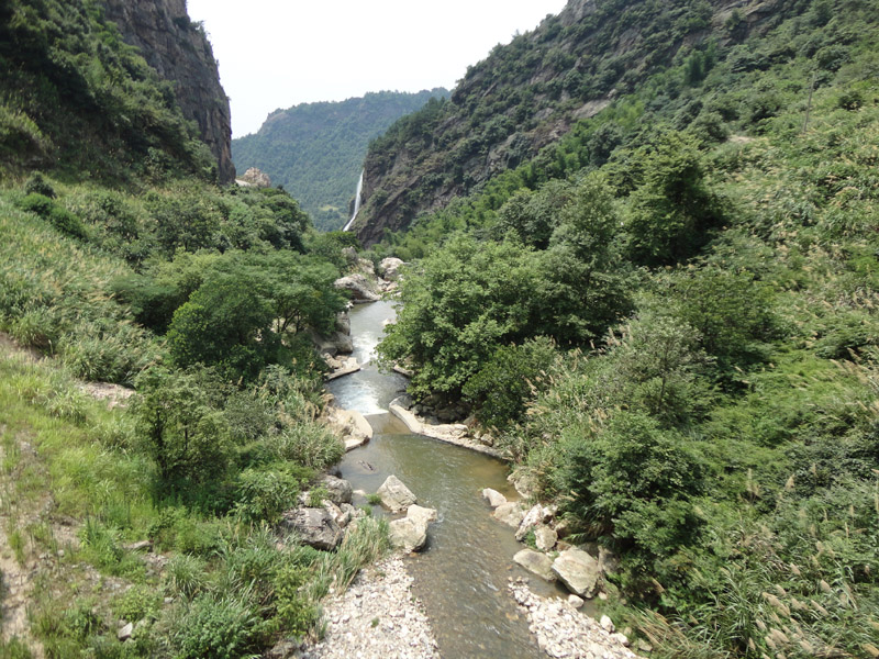 凤凰峡漂流景区大小落差33个